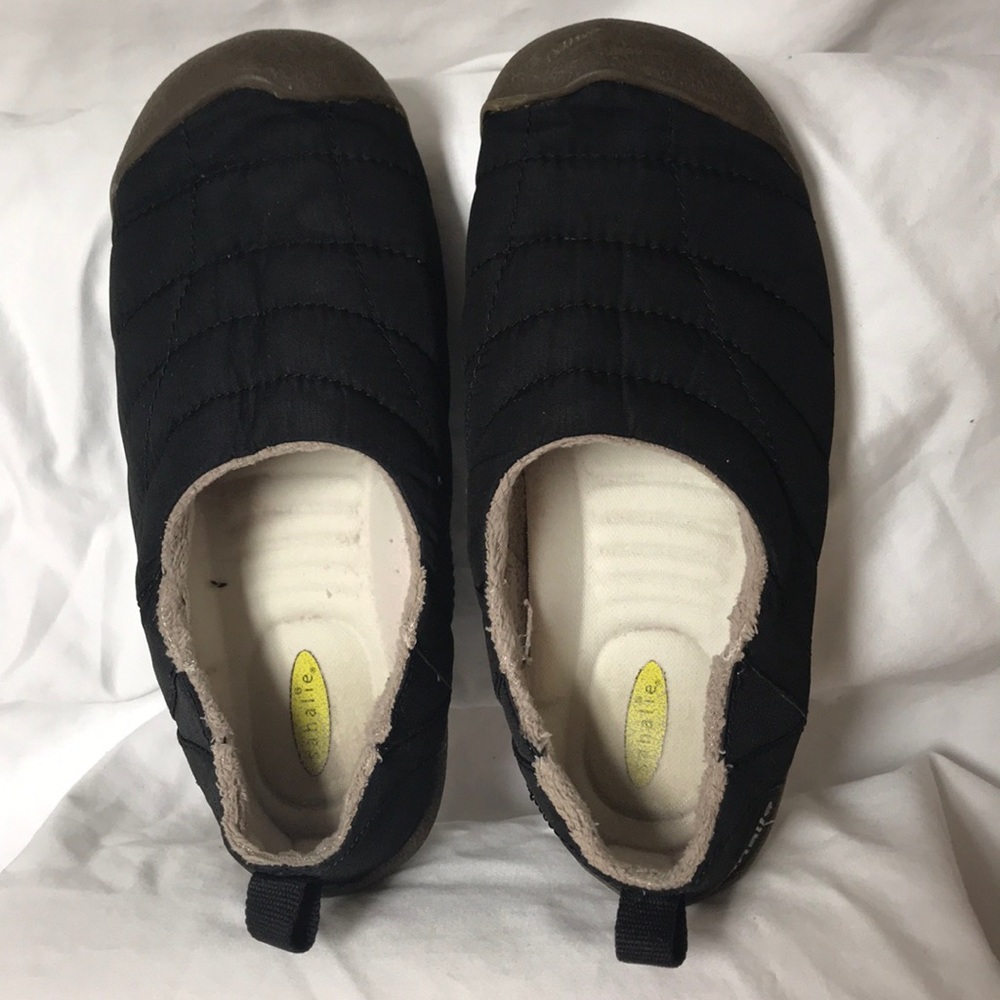 SAHALIE.  7.5”.  Women’s.  Black.